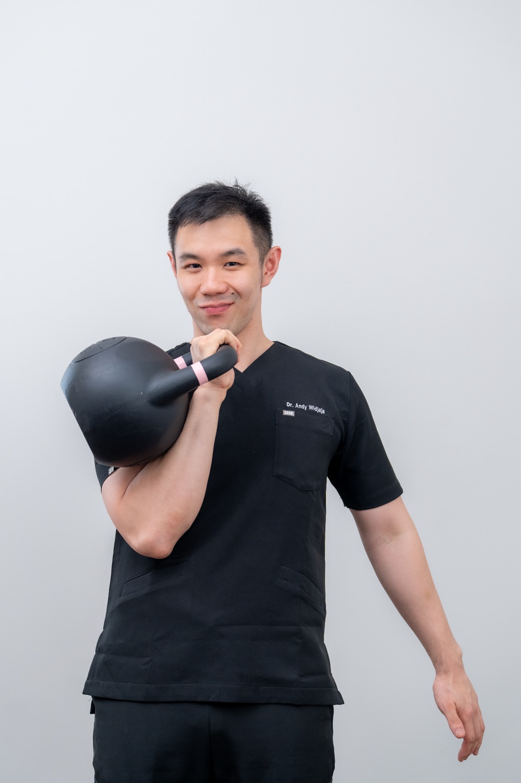 Resepsionis Reviver Physiotherapy & Spinal Rehab PIK 2